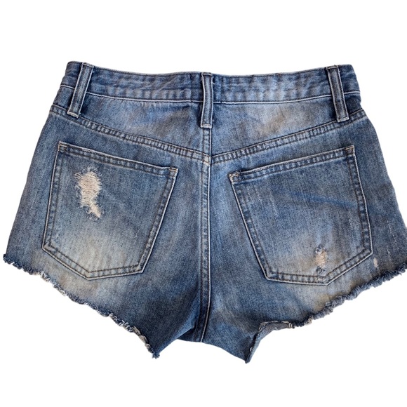 TWELVE HIGH-RISE DESTROYED JEAN SHORTS - Picture 8 of 8